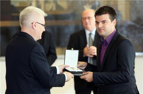 Predsjednik Josipović odlikovao osvajače medalja s Olimpijskih i Paraolimpijskih igara u Londonu                                                                                                                                                