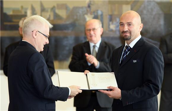 Predsjednik Josipović odlikovao osvajače medalja s Olimpijskih i Paraolimpijskih igara u Londonu                                                                                                                                                