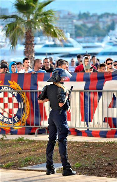 Torcida se okupila ispred zgrade splitskog poglavarstva                                                                                                                                                                                         