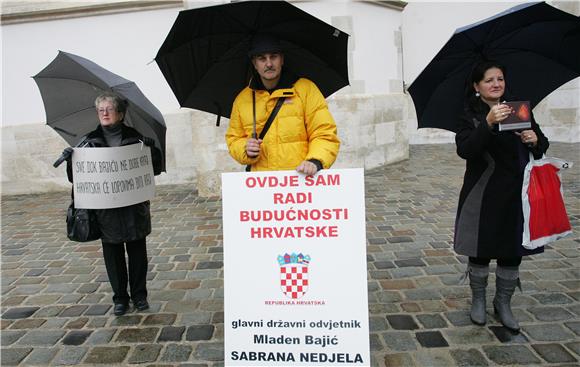 Bivši pomoćnik ravnatelja Carinske uprave, počeo danas ujutro štrajk glađu                                                                                                                                                                      