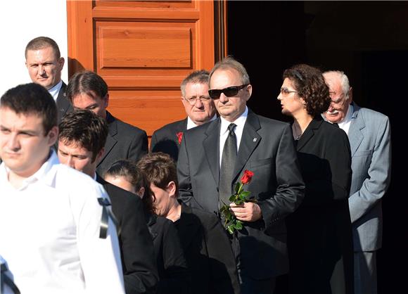 Nakon sestrina pogreba Glavaš odvezen prema BiH                                                                                                                                                                                                 