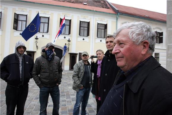 Krizni stožer za obranu cijene mlijeka traži da ih primi premijer                                                                                                                                                                               