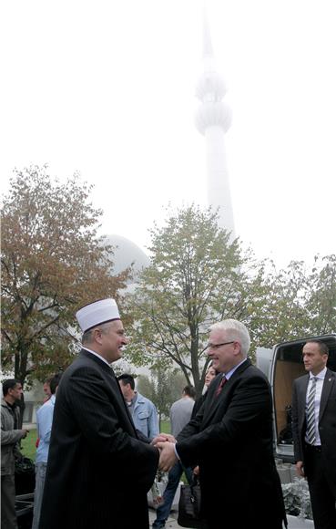 U prigodi obilježavanja Kurban-bajrama, predsjednik Josipović posjetio Islamski centar Zagreb                                                                                                                                                   