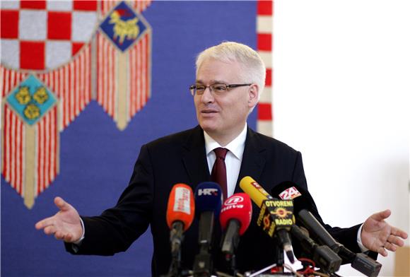 Predsjednik Josipović s građanima na kavi 27.10.2012.                                                                                                                                                                                           