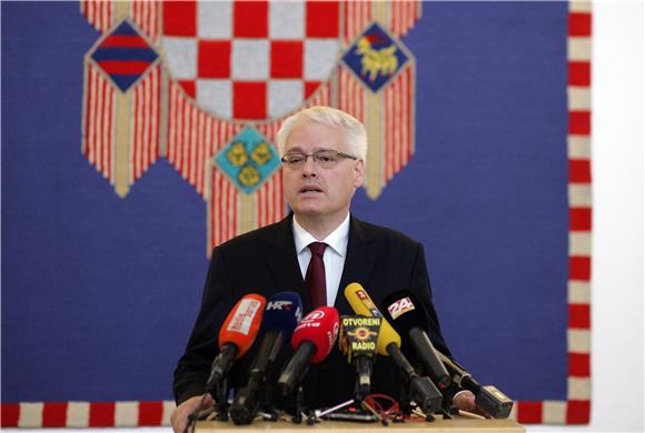 Predsjednik Josipović s građanima na kavi 27.10.2012.                                                                                                                                                                                           