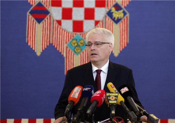 Predsjednik Josipović s građanima na kavi 27.10.2012.                                                                                                                                                                                           