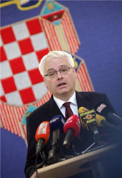 Predsjednik Josipović s građanima na kavi 27.10.2012.                                                                                                                                                                                           