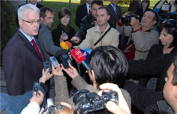 Josipović u S. Brodu: od susjeda treba tražiti da se prilagode standardima                                                                                                                                                                      