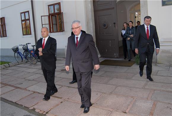 Josipović u S. Brodu: od susjeda treba tražiti da se prilagode standardima                                                                                                                                                                      