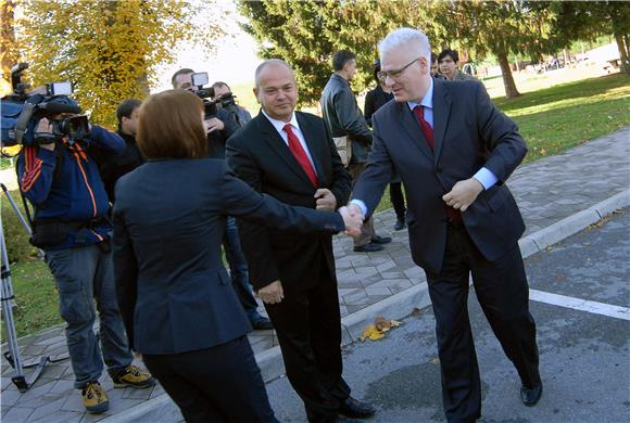 Josipović u S. Brodu: od susjeda treba tražiti da se prilagode standardima                                                                                                                                                                      