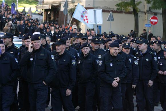 U Zagrebu prosvjed policajaca zbog odgode primjene odredbe o otpremninama                                                                                                                                                                       