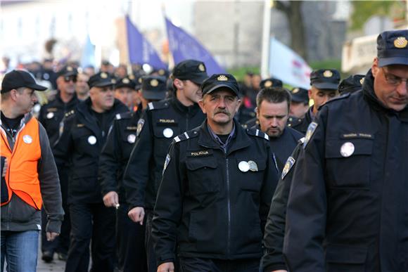 U Zagrebu prosvjed policajaca zbog odgode primjene odredbe o otpremninama                                                                                                                                                                       