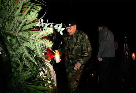 Branitelji u procesiji krenuli na bdijenje i misu za hrvatske generale                                                                                                                                                                          