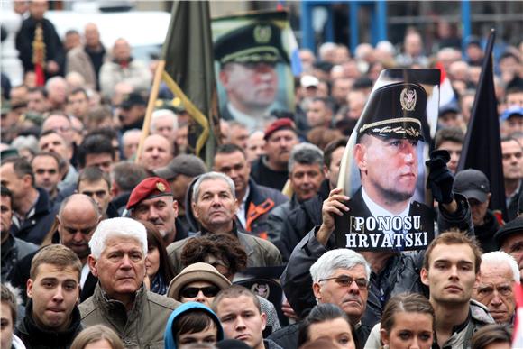 Javno gledanje izricanja presude generalima Anti Gotovini i Mladenu Markaču                                                                                                                                                                     