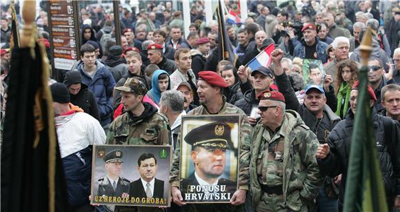 Javno gledanje izricanja presude generalima Anti Gotovini i Mladenu Markaču                                                                                                                                                                     