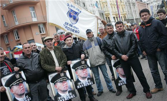 Javno gledanje izricanja presude generalima Anti Gotovini i Mladenu Markaču                                                                                                                                                                     