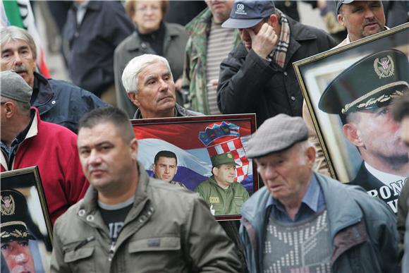 Javno gledanje izricanja presude generalima Anti Gotovini i Mladenu Markaču                                                                                                                                                                     