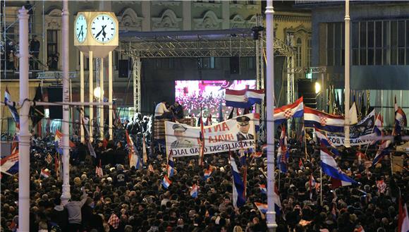 Generali Gotovina i Markač na Trgu bana Jelačića                                                                                                                                                                                                