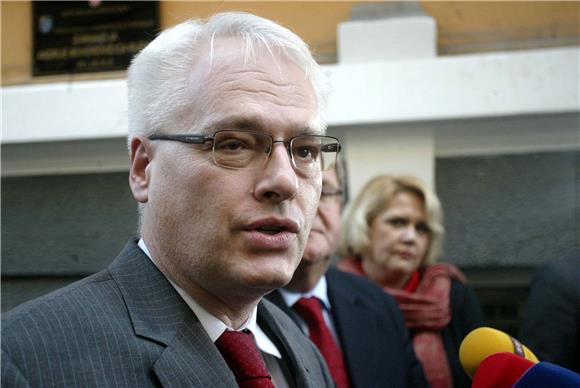 Predsjednik Josipović u Prvoj riječkoj hrvatskoj gimnaziji                                                                                                                                                                                      