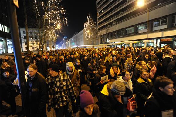 U slovenskim gradovima i u ponedjeljak navečer prosvjedi                                                                                                                                                                                        