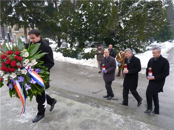 Izaslanstvo HSS-a položilo vijenac na grob dr. Tuđmana                                                                                                                                                                                          