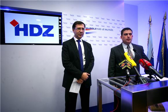 Tiskovna konferencija HDZ-a o izgradnji nizinske pruge Rijeka-Zagreb                                                                                                                                                                            