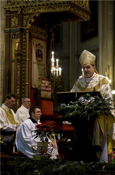 Polnoćka u prepunoj zagrebačkoj katedrali                                                                                                                                                                                                       