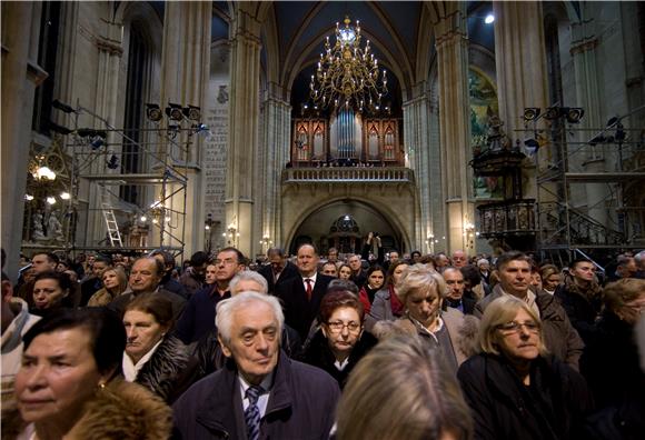 Polnoćka u prepunoj zagrebačkoj katedrali                                                                                                                                                                                                       