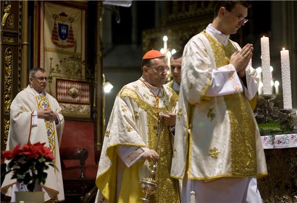 Polnoćka u prepunoj zagrebačkoj katedrali                                                                                                                                                                                                       