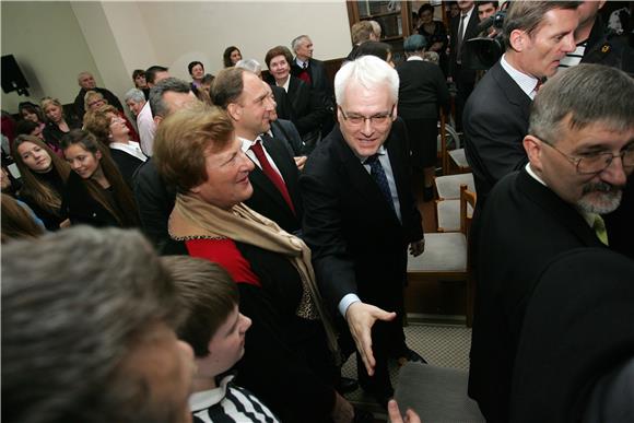 Predsjednik Josipović čestitao Božić vjernicima baptistima                                                                                                                                                                                      