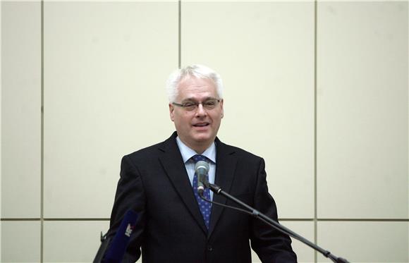 Predsjednik Josipović čestitao Božić vjernicima baptistima                                                                                                                                                                                      