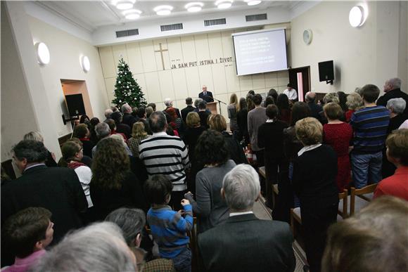 Predsjednik Josipović čestitao Božić vjernicima baptistima                                                                                                                                                                                      