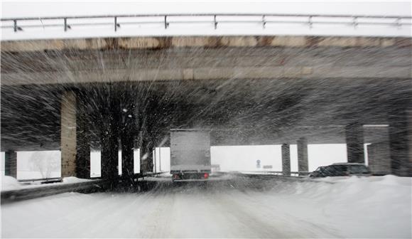 Zimski uvjeti na A6 od Kikovice do Bosiljeva                                                                                                                                                                                                    