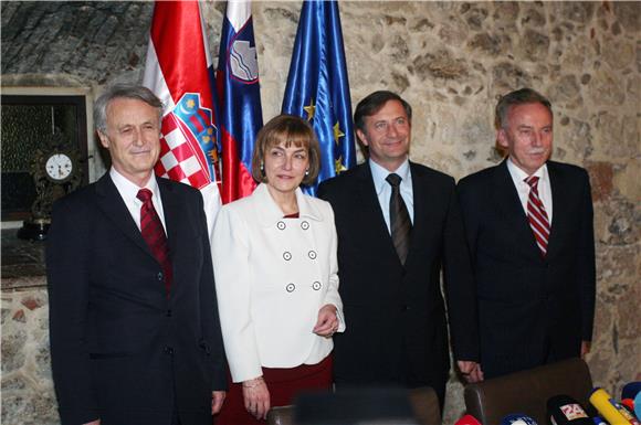 Pusić i Erjavec: našli smo rješenje za Ljubljansku banku (kraća)                                                                                                                                                                                