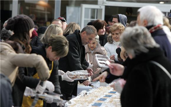 Humanitarna prodaja 15-metarske torte za udrugu "Zamisli"                                                                                                                                                                                       