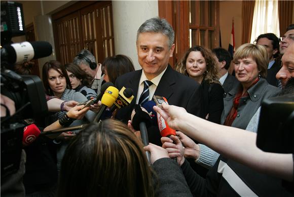 HDZ DIP-u predao listu kandidata za euroizbore                                                                                                                                                                                                  