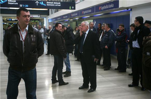 Srpska nogometna reprezentacija stigla u Zagreb                                                                                                                                                                                                 