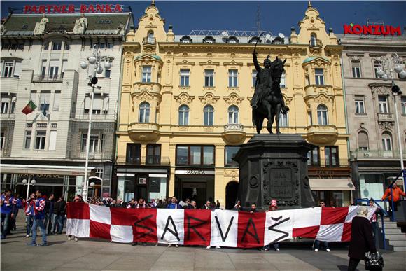 Počelo okupljanje navijača                                                                                                                                                                                                                      