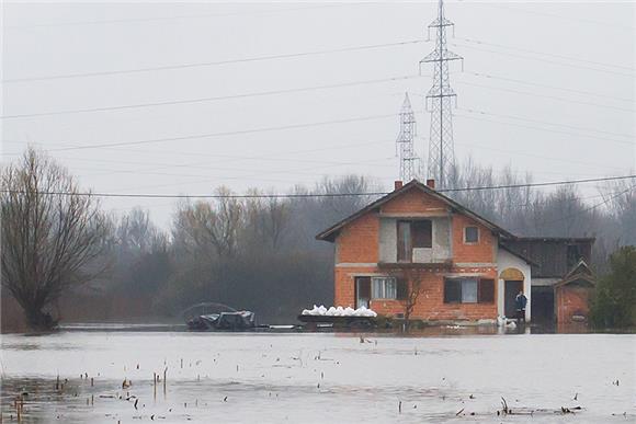 Zaobalne vode ugrožavaju naselja nadomak Siska                                                                                                                                                                                                  