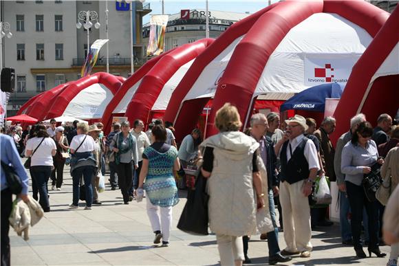 Počele akcije "Kupujmo hrvatsko" i "Vrijedne ruke" u Zagrebu                                                                                                                                                                                    