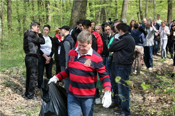 U "Zelenoj čistki" sudjelovali i predsjednici Josipović i Milanović                                                                                                                                                                             