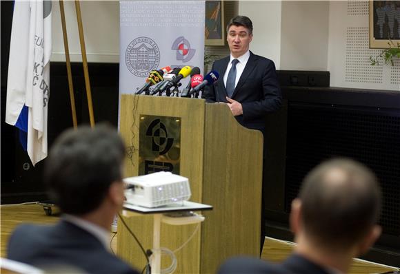 Milanović: povećat ćemo sredstva za znanost u 2014. godini                                                                                                                                                                                      