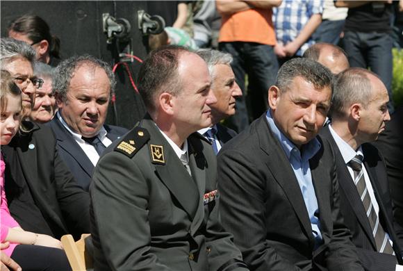 Split: Gotovina zaplakao na proslavi 4. gardijske brigade                                                                                                                                                                                       