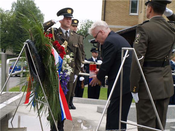 Predsjednik Josipović s predstavnicima mađarske i češke manjine                                                                                                                                                                                 