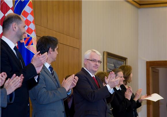 Predsjednik Josipović primio hrvatske počasne konzule                                                                                                                                                                                           