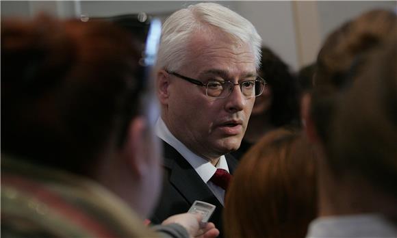 Josipović: na proslavu pozvane suverene države, uključujući Kosovo                                                                                                                                                                              