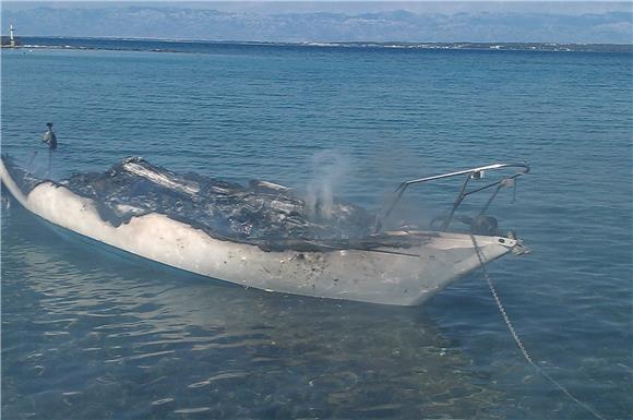 Ugljan - požar na jedrilici                                                                                                                                                                                                                     