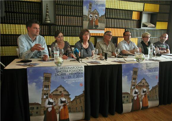 Izložbom "Gospocke boje" počela Međunarodna smotra folklora                                                                                                                                                                                     