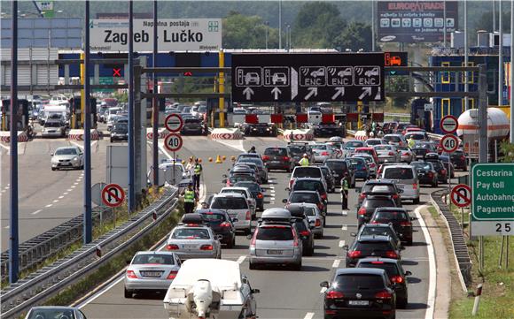 HAK: Na Lučkom kolona oko 13 kilometara                                                                                                                                                                                                         