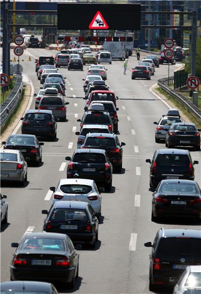 Na autocestama HAC-a za vikend manje, a ARZ, AZM i Bina Istra s više vozila                                                                                                                                                                     